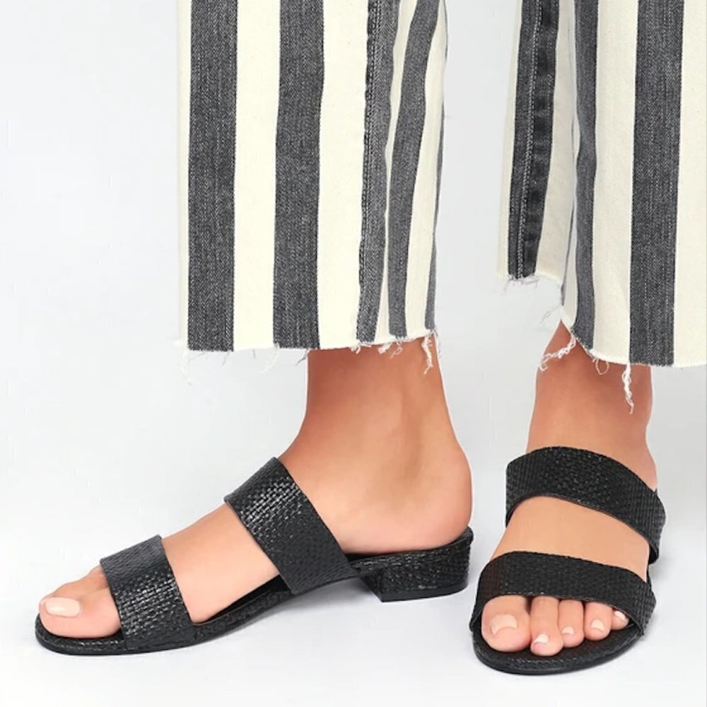 LULUS Decker Black Woven Two Strap Slide On Sandals Small Heel Size 7.5